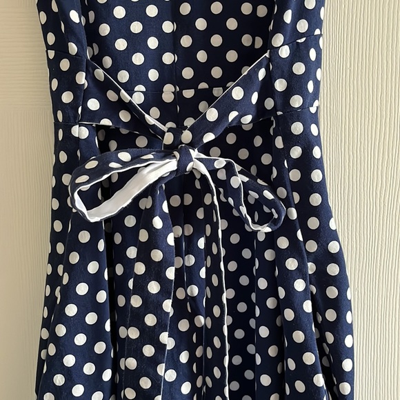 Polka-dot pin-up dress by Toronto designer Michelle Carey - Picture 4 of 8